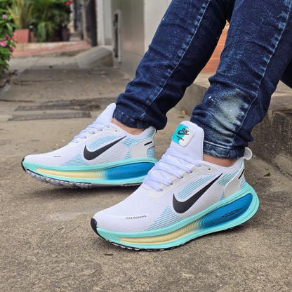 NIKE VOMERO